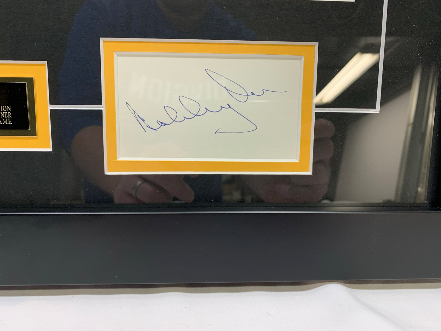 Bobby Orr Signed Index Card with 11x14 Photo and Team Patch